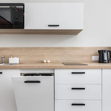 Sunny In Bel Mare By Renters 公寓