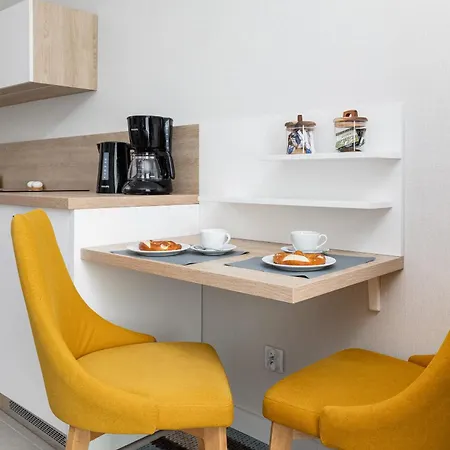 Sunny In Bel Mare By Renters דירה