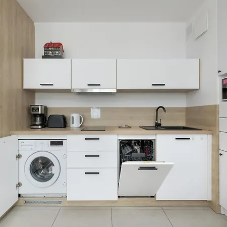 Sunny In Bel Mare By Renters דירה